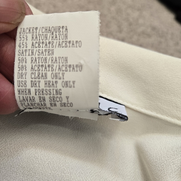 Alexis Cream Women's Blazer with Satin Trim. Size 12 - Picture 11 of 13